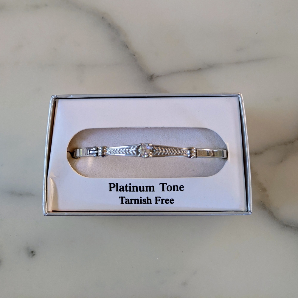 NWT.Vintage Danecraft Platinum Tone Crystals Hinged Bangle Bracelet Tarnish Free